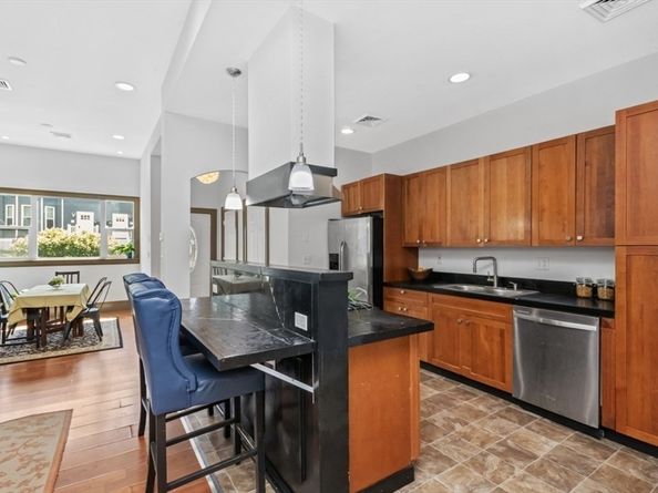 62 Clifford St A, Boston MA 02119