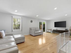 27 Fairway Circle 27, Natick MA 01760