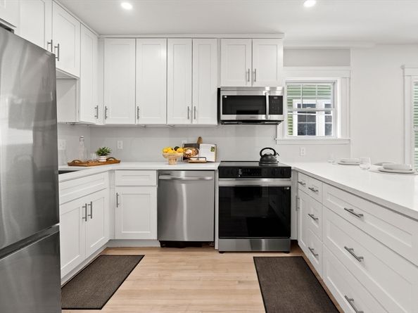 60 Derby St 3, Somerville MA 02145