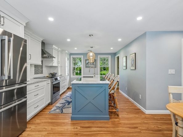 2 Berkley Cir, Hingham MA 02043