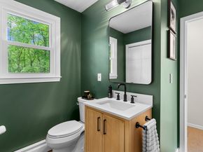42 Brookside Dr, Uxbridge MA 01569