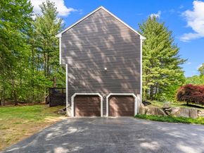 42 Brookside Dr, Uxbridge MA 01569