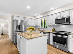 42 Brookside Dr, Uxbridge MA 01569