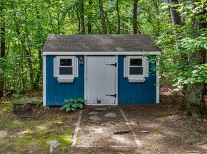 42 Brookside Dr, Uxbridge MA 01569
