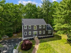 42 Brookside Dr, Uxbridge MA 01569