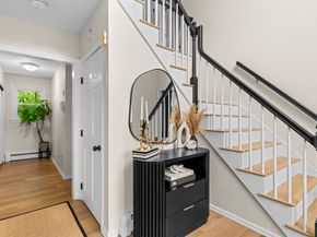 42 Brookside Dr, Uxbridge MA 01569
