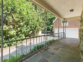 84 Walnut St, Walpole MA 02081