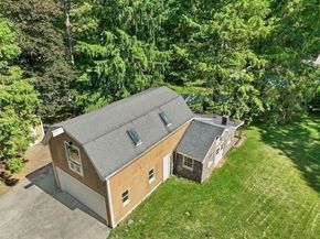84 Walnut St, Walpole MA 02081