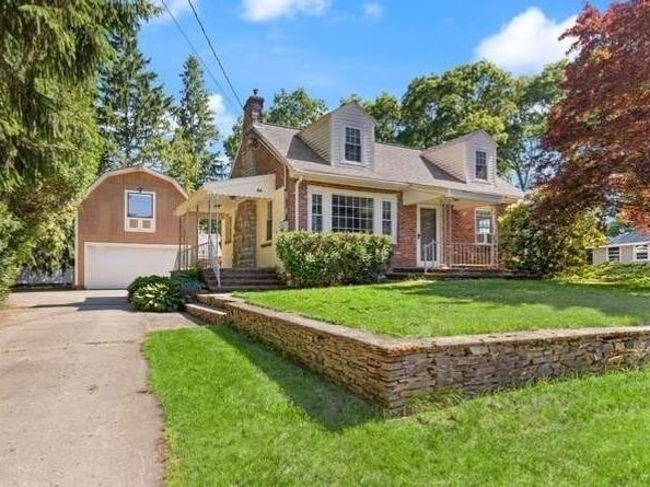 84 Walnut St, Walpole MA 02081