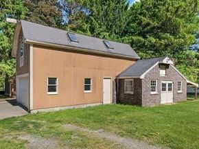 84 Walnut St, Walpole MA 02081