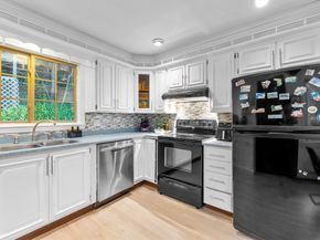42 Wood St, Woburn MA 01801