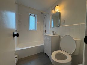 1 Albert Dr 8, Woburn MA 01801