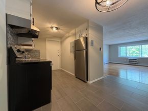 1 Albert Dr 8, Woburn MA 01801