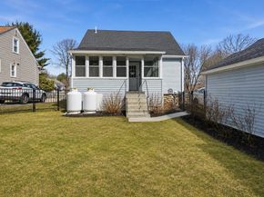 17 Lansing Ave, Worcester MA 01605