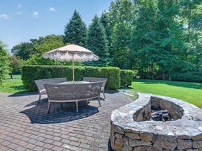 2 Watkins Ln, Southborough MA 01772