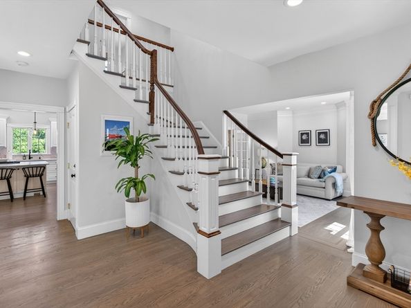 2 Watkins Ln, Southborough MA 01772