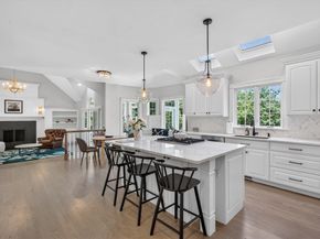 2 Watkins Ln, Southborough MA 01772