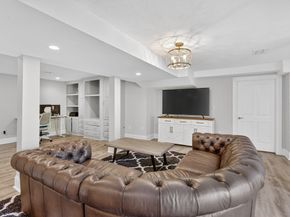 2 Watkins Ln, Southborough MA 01772