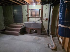 34 Wildrose Ave, Worcester MA 01602