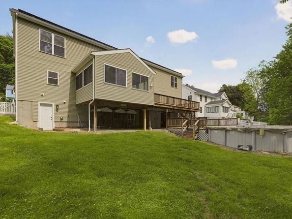 12 Corcoran Rd, Burlington MA 01803