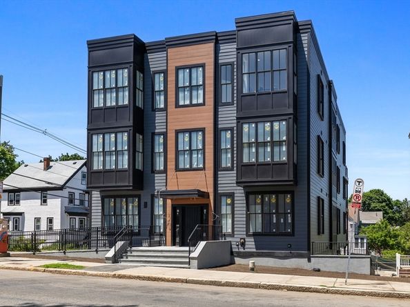 4471 Washington St 1, Boston MA 02131