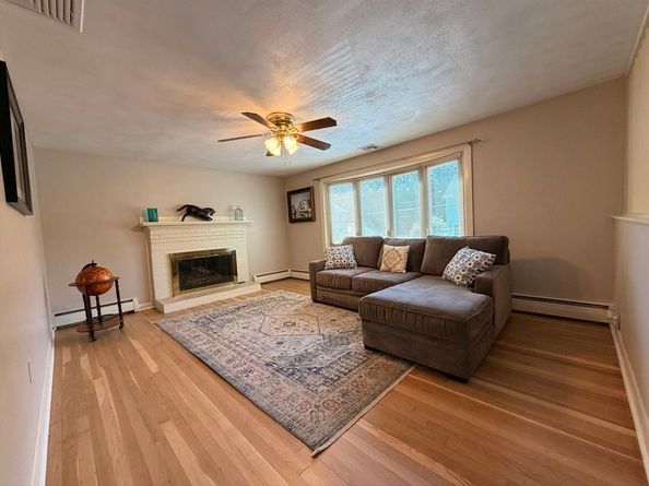 43 Deerfield Ave, Westwood MA 02090