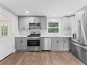 5 Tuckoosa Cir, Bridgewater MA 02324