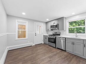 5 Tuckoosa Cir, Bridgewater MA 02324