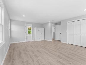 5 Tuckoosa Cir, Bridgewater MA 02324