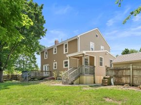 5 Tuckoosa Cir, Bridgewater MA 02324