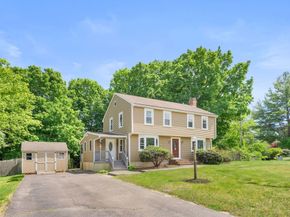5 Tuckoosa Cir, Bridgewater MA 02324