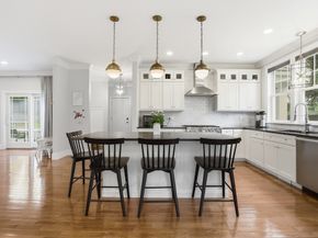 7 Howe St, Hingham MA 02043
