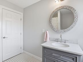 7 Howe St, Hingham MA 02043