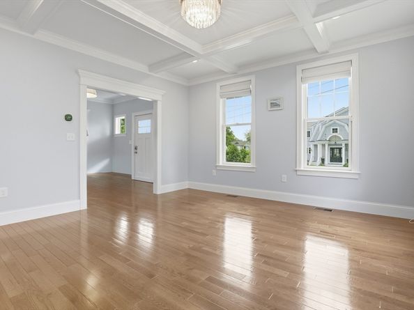 7 Howe St, Hingham MA 02043