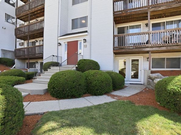 11 Gibbs St B17, Worcester MA 01607