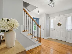 88 Northbridge St, Mendon MA 01756