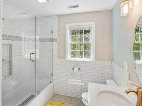 88 Northbridge St, Mendon MA 01756