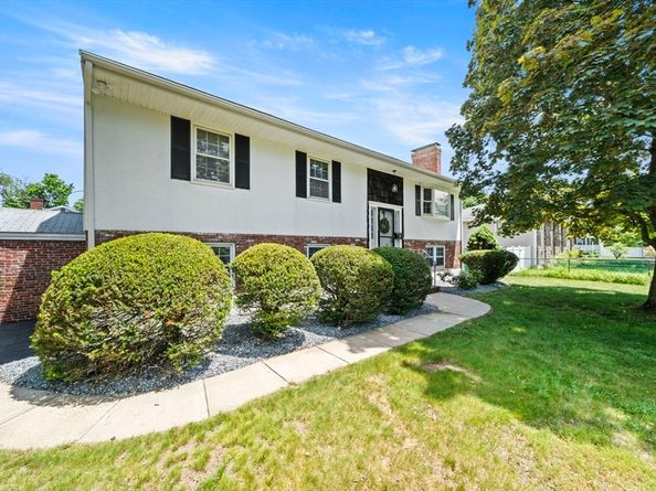 8 Main St, Wilmington MA 01887