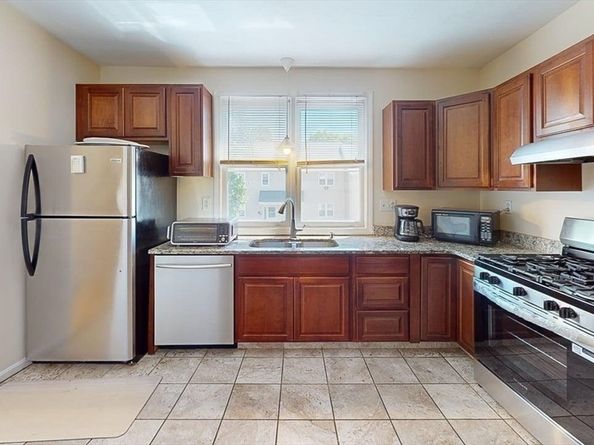 37 Towle Dr 37, Holden MA 01520