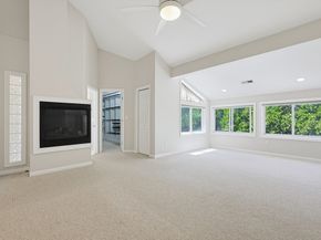 33 Half Crown Cir 33, Ashland MA 01721