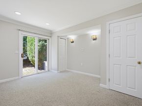 33 Half Crown Cir 33, Ashland MA 01721