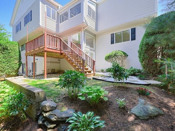 33 Half Crown Cir 33, Ashland MA 01721