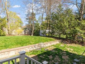 16 Lakeview Dr, Littleton MA 01460