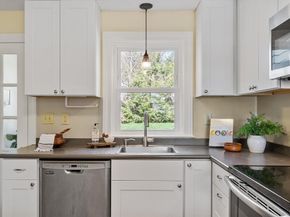 16 Lakeview Dr, Littleton MA 01460
