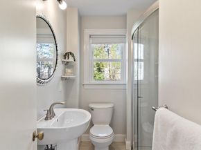 16 Lakeview Dr, Littleton MA 01460
