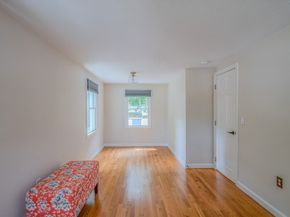 10 Richards Rd, Weymouth MA 02189