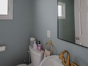 10 Richards Rd, Weymouth MA 02189
