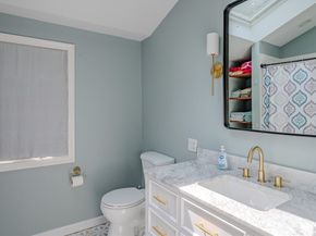 10 Richards Rd, Weymouth MA 02189