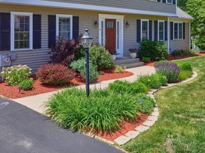 9 Gannett Way, Hopedale MA 01747