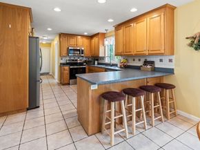 9 Gannett Way, Hopedale MA 01747